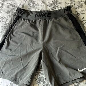 Nike Gray Athletic Training Shorts - M